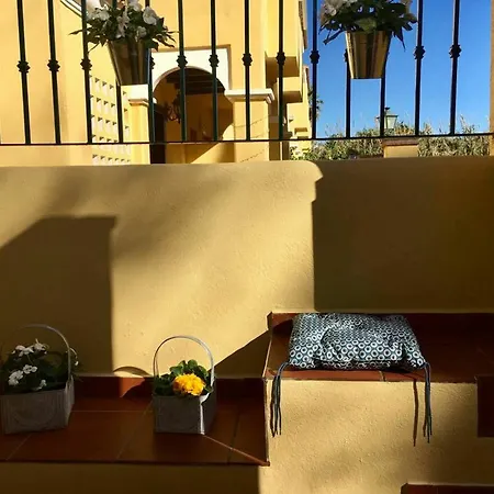 With One Bedroom In Estepona, With Pool Access And Furnished * エステポナ