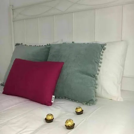 With One Bedroom In Estepona, With Pool Access And Furnished Apartment *