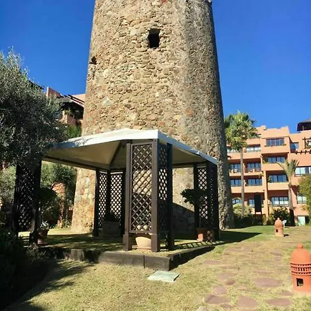 With One Bedroom In Estepona, With Pool Access And Furnished